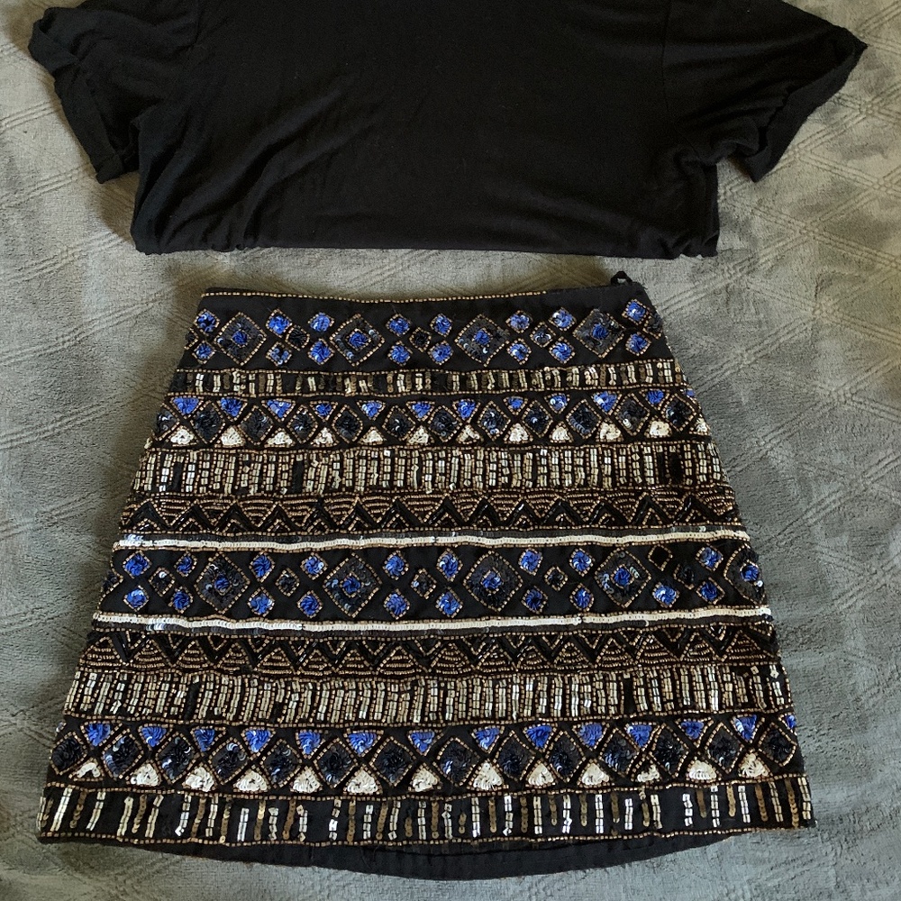 Mini skirt with sequin design